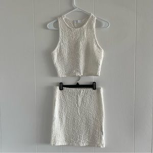 Isalis White Crochet Set